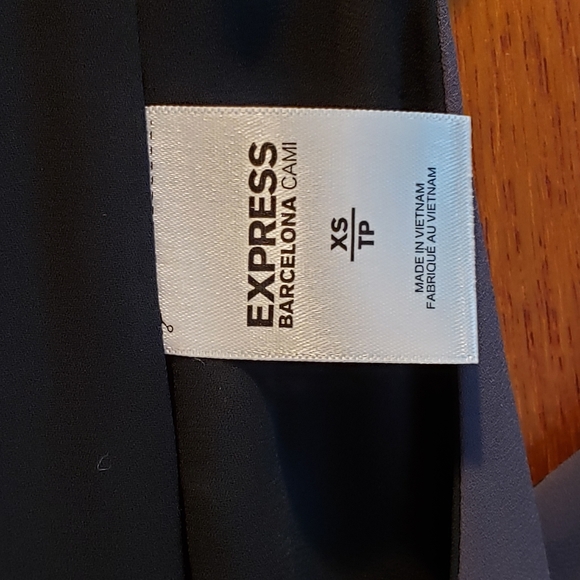 Express Reversible V-Neck Tank Top - Picture 5 of 5